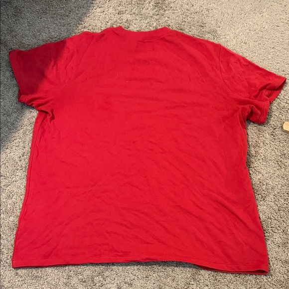 Old Navy Men's Vibrant Red Short Sleeve Tee - Picture 4 of 4